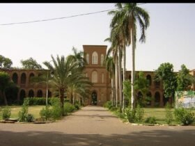 أصدرت جامعة الخرطوم اليوم الثلاثاء توجيهات