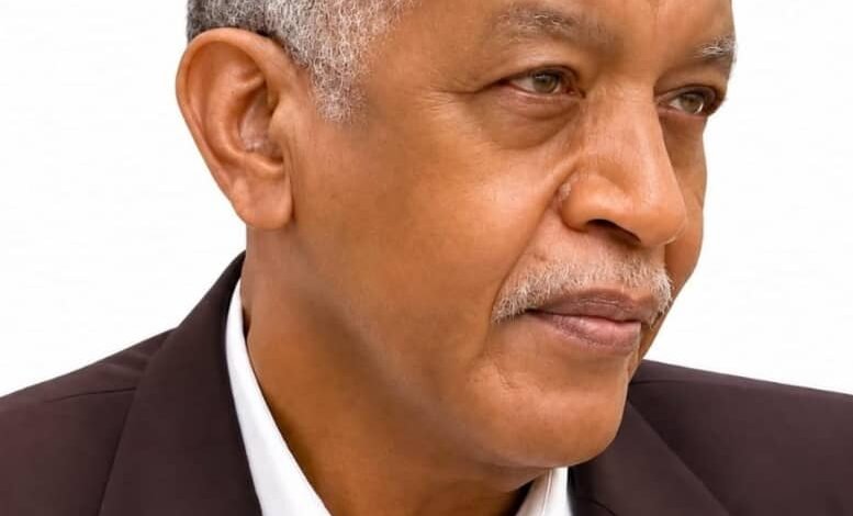 الكاتب . عادل هلال